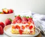 strawberry earthquake cake